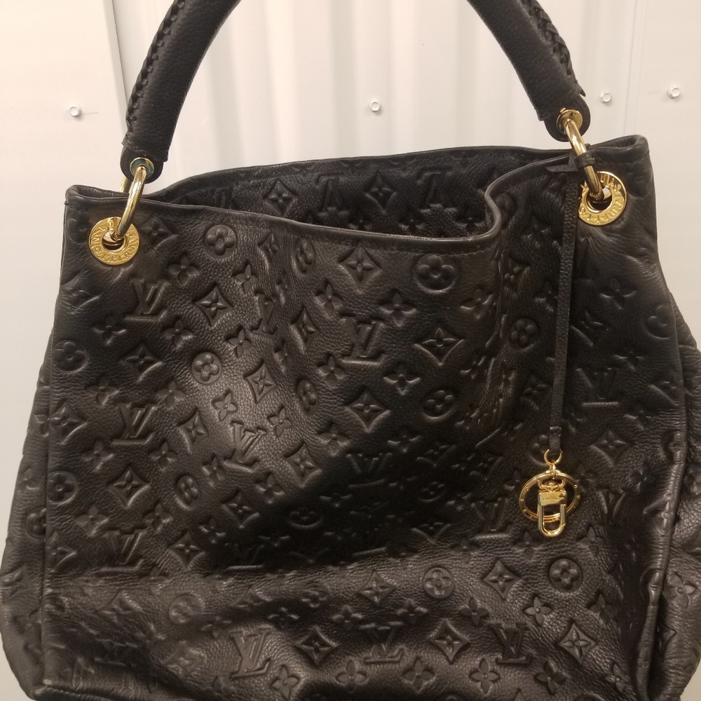 Imitation Louis Vuitton handbag